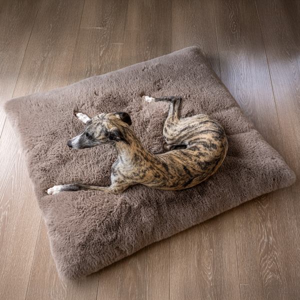 SOFT AFFAIR – Hundekissen in weicher Langflor-Felloptik